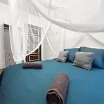 Glamour & Jacuzzi Prive Апартаменты Шамбери