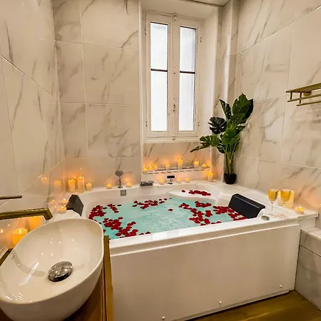 Glamour & Jacuzzi Prive